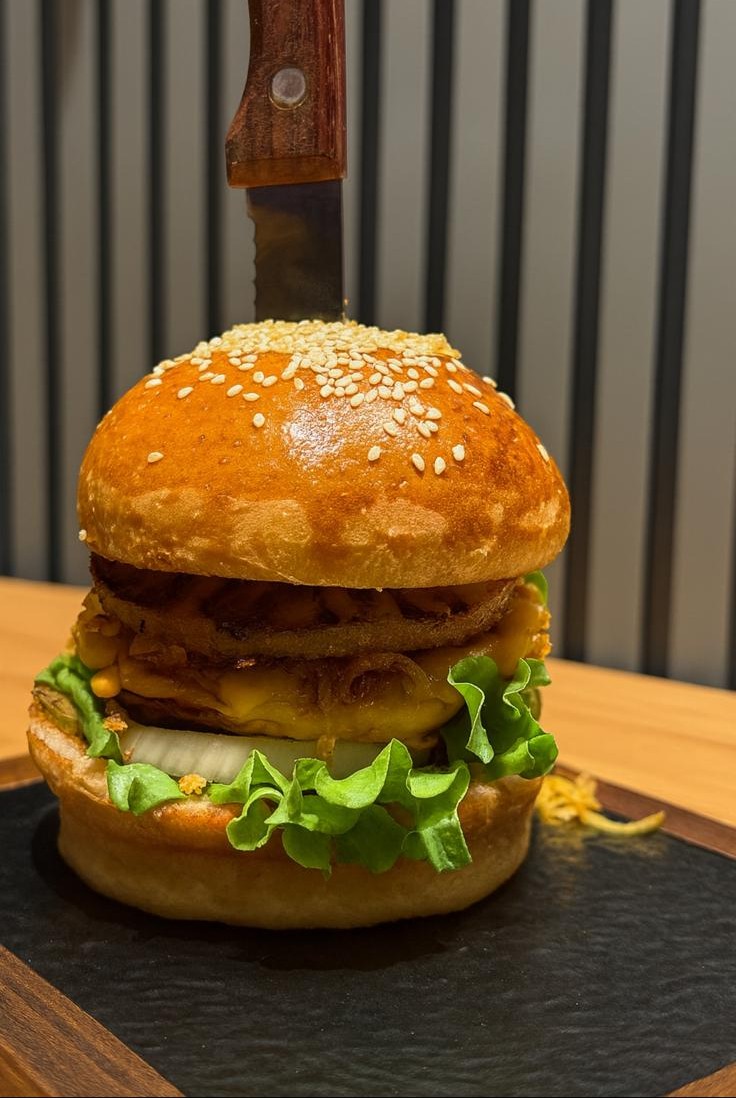 Burgerlight TropiBurger (Izgara Ananaslı)